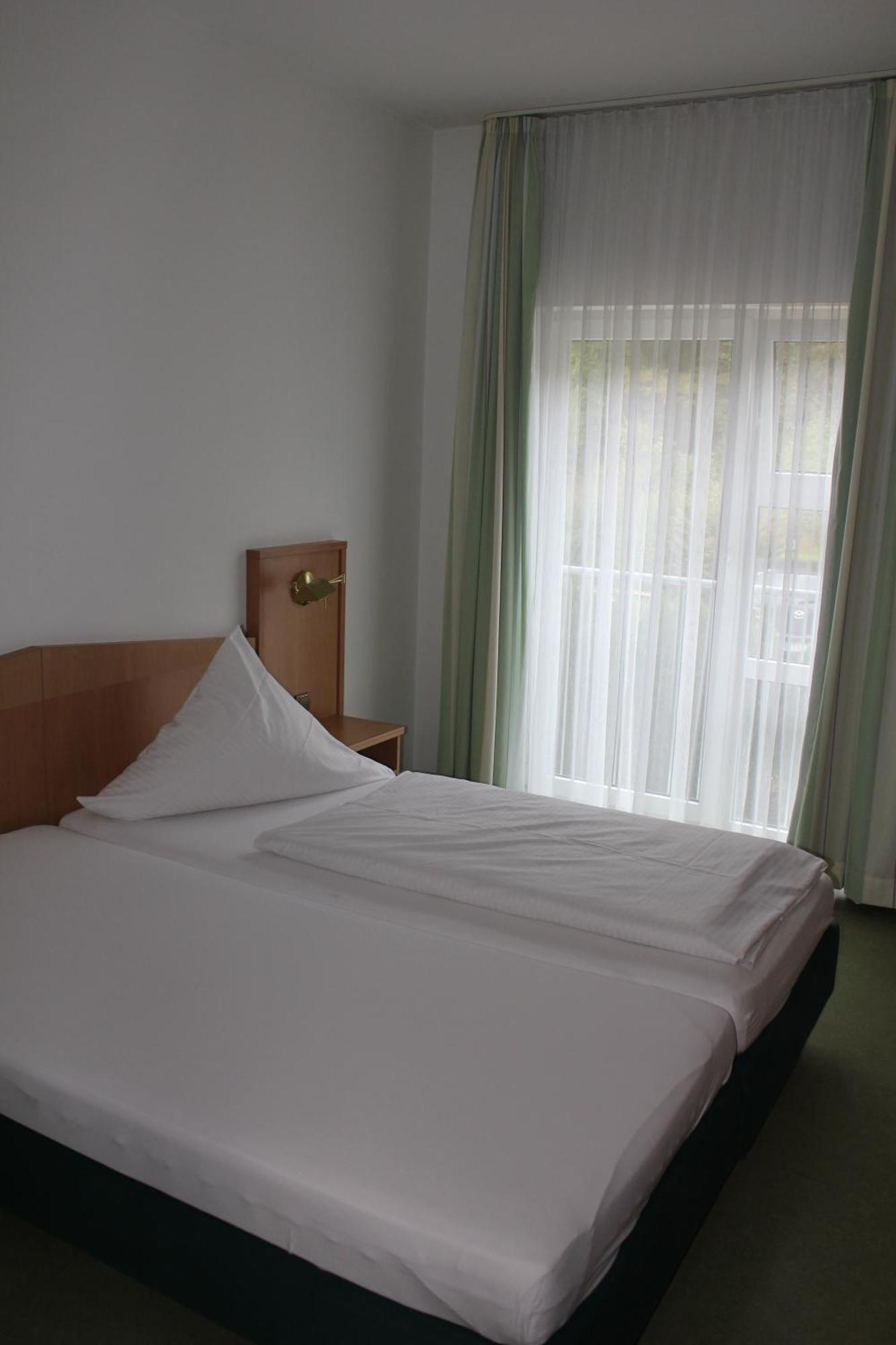 Hotel Seltenbacher Hof Тутлінген Номер фото