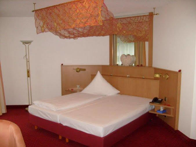 Hotel Seltenbacher Hof Тутлінген Екстер'єр фото